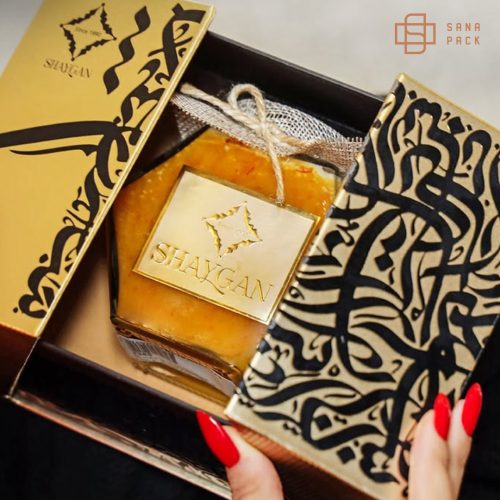 طراحی و تولید بسته بندی زعفران صادراتی شایگان با چاپ متالایز مخصوص بازار دبی و امارات